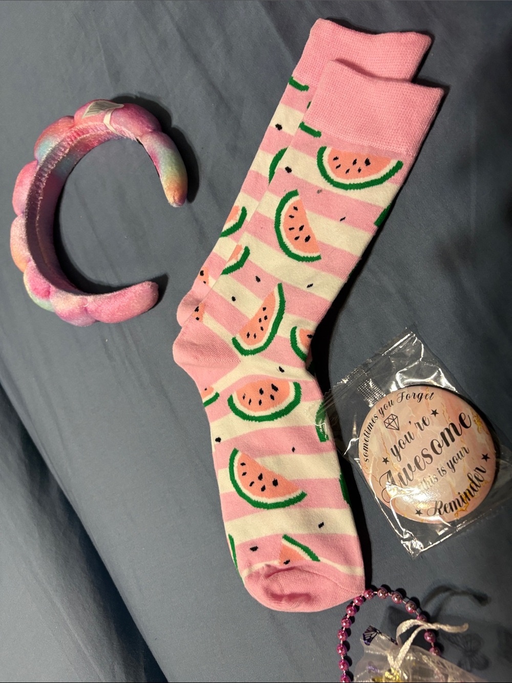 Girls Pink Gift Bag with Pink Accessories Set - Picture 6 of 16